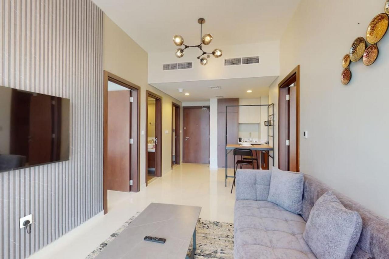 Vera Tower - Smart Two Bedroom *